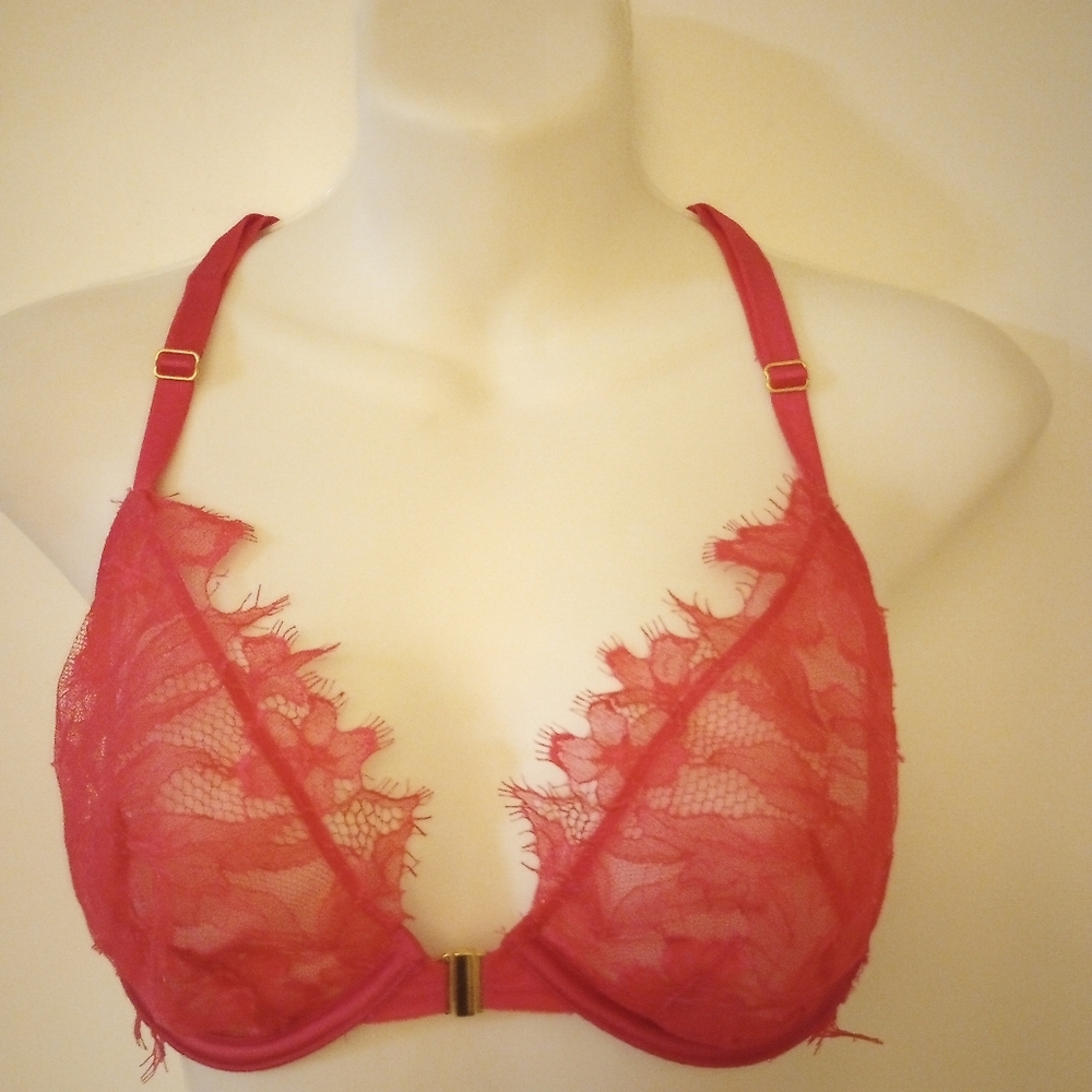 Lace Bralette in Vibrant Pink